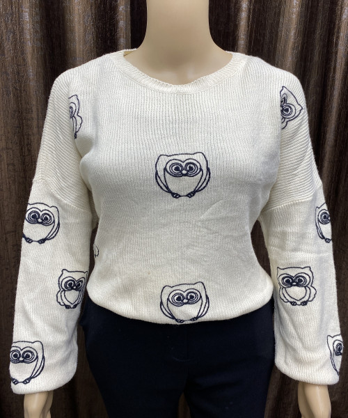 Off White Round Neck Knitted  Pullover