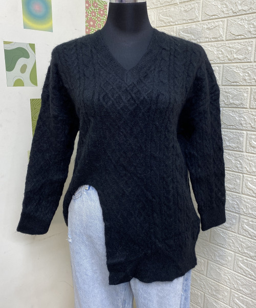 Black Knitted Pullover With Front Design
