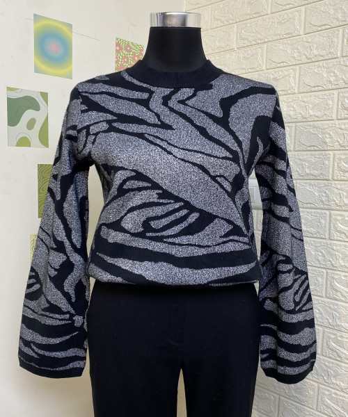 Black  Round  Neck  Pullover