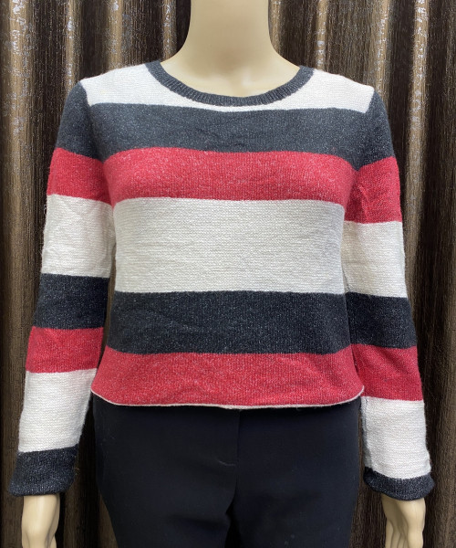 White and Black Neck Knitted Top