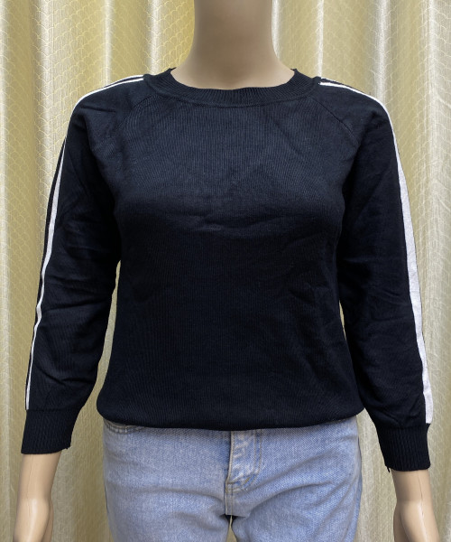 Black and White Pre Winter Knitted Top