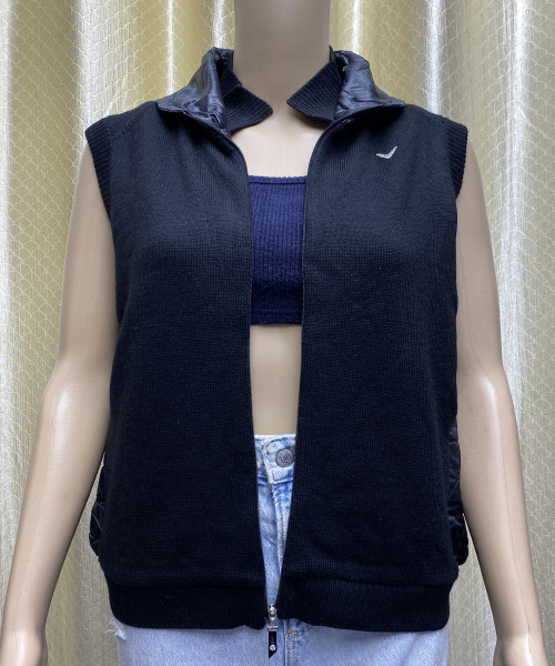 Black Colour Sleeve Less Shrug