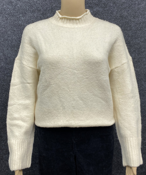 White Turtle Neck Winter Knit Pullover