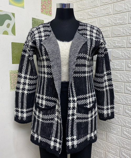 Black With White Line Whiter Knitted shrug