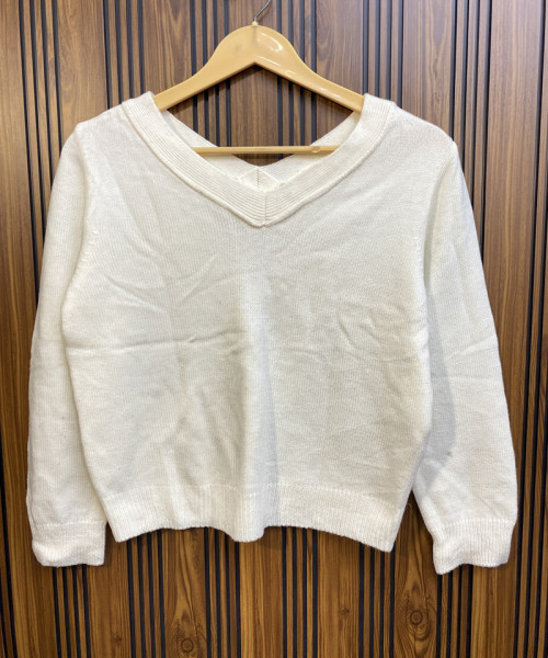 White V Neck Knitted top