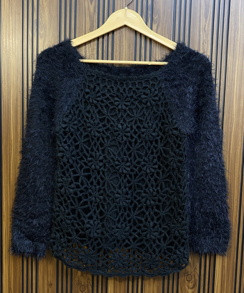 Black  Round Neck Winter Pullover